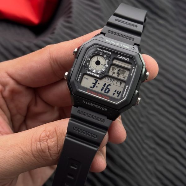 Casio Muški sat AE-1200WH-1A